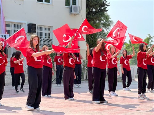 19 Mayıs Atatürk'ü Anma, Gençlik ve Spor Bayramı İlçemizde Coşkuyla Kutlandı.